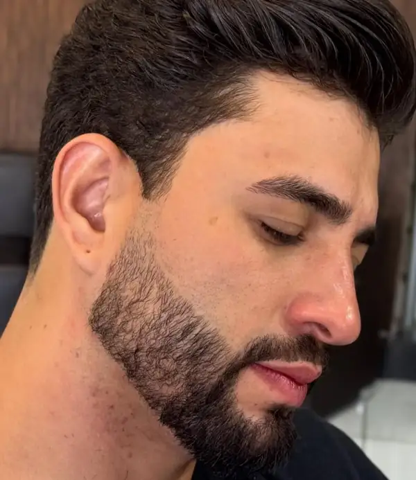 Barba alinhada e finalizada na barbearia